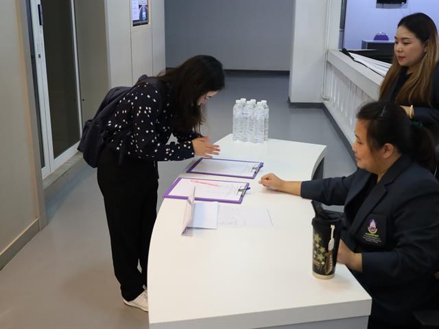 วิจัยและนวัตกรรมพัฒนาเศรษฐกิจสังคม และชุมชน เน้นการผลิตงานวิจัยที่มีคุณภาพและนวัตกรรมที่ตอบโจทย์การพัฒนาพื้นที่และสังคม สร้างมูลค่าเพิ่มทางเศรษฐกิจและยกระดับคุณภาพชีวิตของประชาชนในทุกระดับ