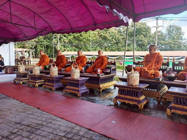 วิทยาเขตเชียงราย ร่วมกิจกรรมตักบาตรบำเพ็ญพระราชกุศล