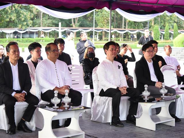 คณะสถาปัตยกรรมศาสตร์และศิลปกรรมศาสตร์ ร่วมตักบาตรถวายเป็นพระราชกุศล