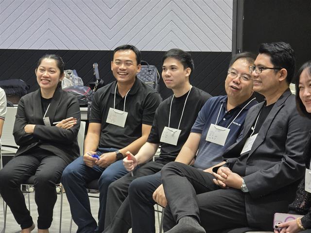 พัฒนาภาวะผู้นำและการสื่อสารเชิงกลยุทธ์