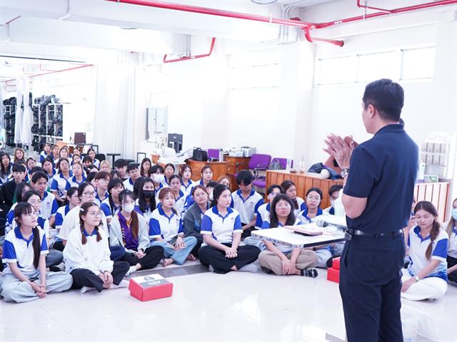 การปฐมพยาบาลเบื้องต้นแก่ผู้บริจาคโลหิตที่เกิดปฏิกิริยาไม่พึงประสงค์หลังการบริจาคโลหิต