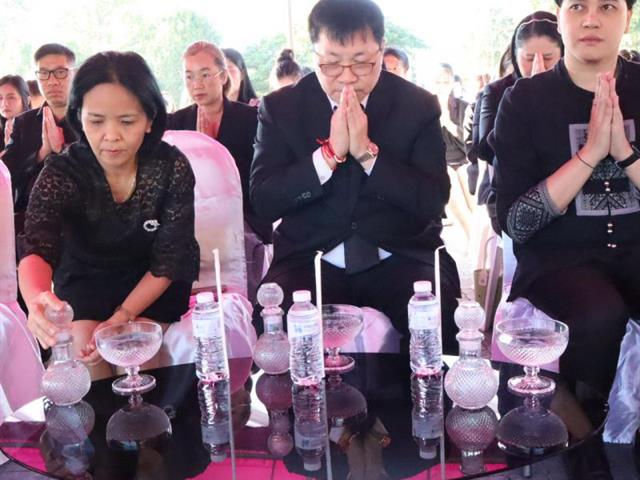 พิธีตักบาตร และบำเพ็ญกุศลถวายเป็นพระราชกุศลแด่ พระบรมราชชนนีพันปีหลวง