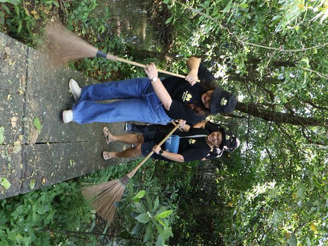  สโมสรนิสิตวิทยาลัยการจัดการ มหาวิทยาลัยพะเยา (กรุงเทพฯ) ร่วมกิจกรรม CSR “สร้างบ้านหิ่งห้อย คุ้งบางกระเจ้า” จังหวัดสมุทรปราการ