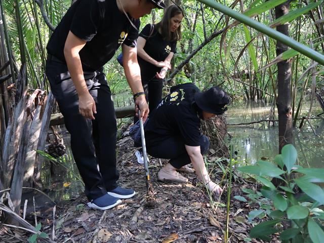  สโมสรนิสิตวิทยาลัยการจัดการ มหาวิทยาลัยพะเยา (กรุงเทพฯ) ร่วมกิจกรรม CSR “สร้างบ้านหิ่งห้อย คุ้งบางกระเจ้า” จังหวัดสมุทรปราการ