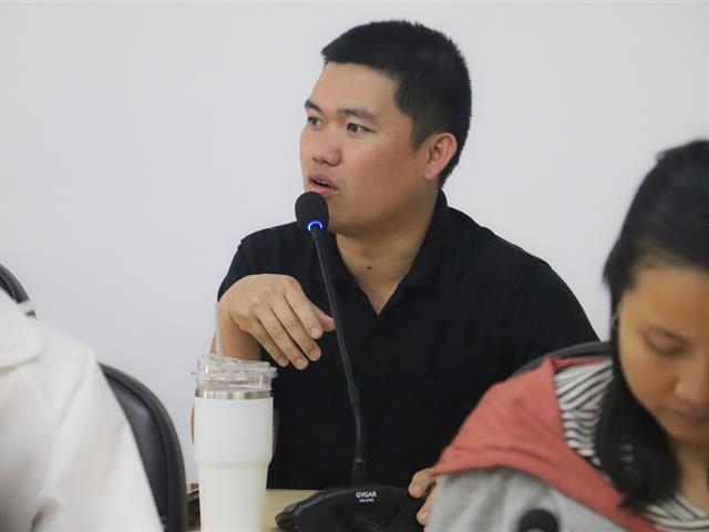 คณะรัฐศาสตร์และสังคมศาสตร์ 