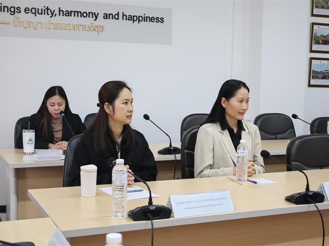 คณะรัฐศาสตร์และสังคมศาสตร์ 