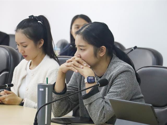 คณะรัฐศาสตร์และสังคมศาสตร์ 