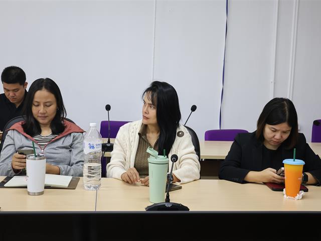 คณะรัฐศาสตร์และสังคมศาสตร์ 