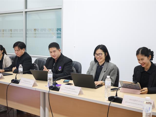 คณะรัฐศาสตร์และสังคมศาสตร์ 