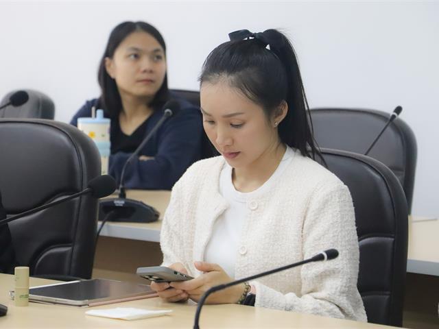 คณะรัฐศาสตร์และสังคมศาสตร์ 