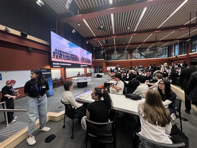 โรงเรียนสาธิตมหาวิทยาลัยพะเยา ร่วมงาน Australian Science Fair 2025 เดินหน้าขยายเครือข่ายวิทยาศาสตร์นานาชาติ หนุนโอกาสการเรียนรู้ของนักเรียนไทย