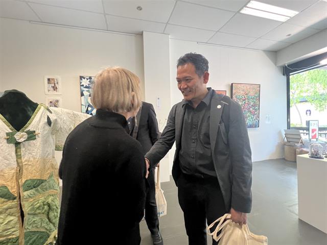    โรงเรียนสาธิต ม.พะเยา เดินหน้าสร้างความร่วมมือระดับนานาชาติ พัฒนานวัตกรรม ศิลปะหัตถกรรม สู่การเรียนรู้ของผู้เรียนและชุมชน