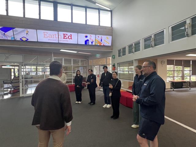    โรงเรียนสาธิต ม.พะเยา เดินหน้าสร้างความร่วมมือระดับนานาชาติ พัฒนานวัตกรรม ศิลปะหัตถกรรม สู่การเรียนรู้ของผู้เรียนและชุมชน