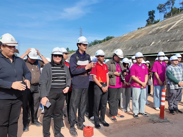 คณะรัฐศาสตร์และสังคมศาสตร์ 