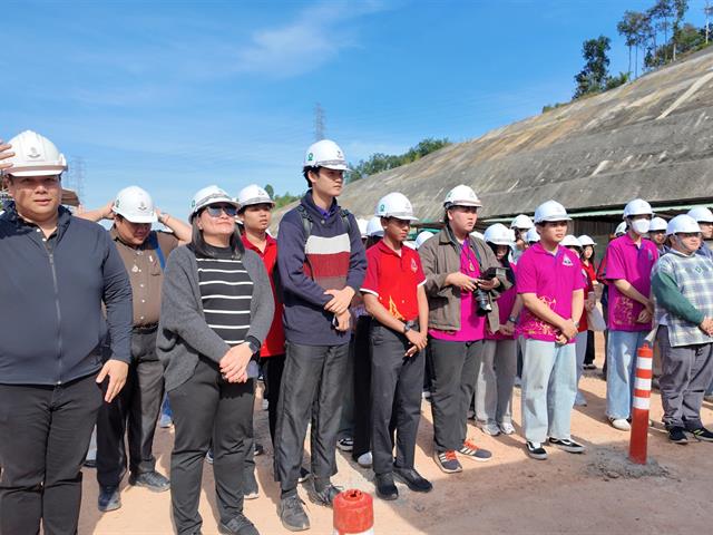 คณะรัฐศาสตร์และสังคมศาสตร์ 