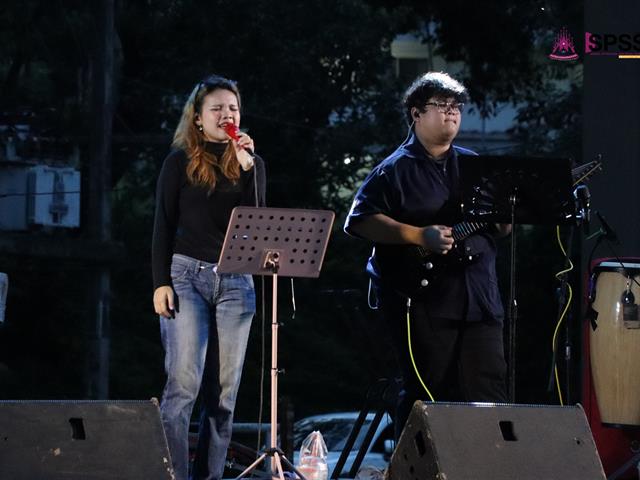 คณะรัฐศาสตร์และสังคมศาสตร์ 