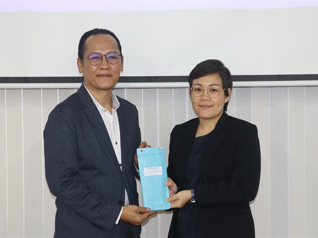 คณะรัฐศาสตร์และสังคมศาสตร์ 