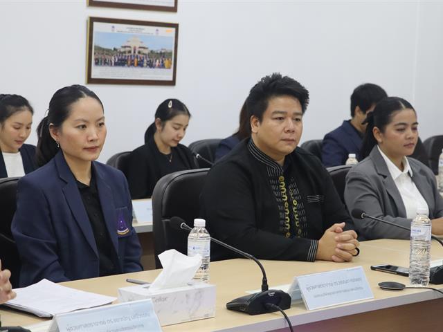 คณะรัฐศาสตร์และสังคมศาสตร์ 