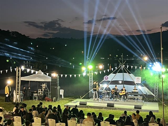 มหาวิทยาลัยพะเยา จัดกิจกรรมการแสดง “ดนตรีในสวน : H.M. Song อว. บรรเลงเพลงของพ่อ” ประจำปี 2568