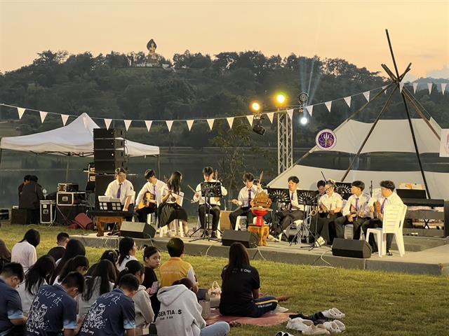 มหาวิทยาลัยพะเยา จัดกิจกรรมการแสดง “ดนตรีในสวน : H.M. Song อว. บรรเลงเพลงของพ่อ” ประจำปี 2568