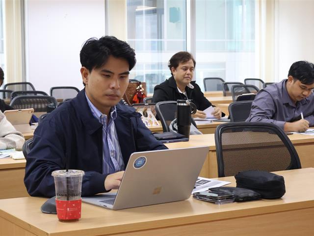 วิทยาลัยการจัดการ หลักสูตรการศึกษามหาบัณฑิต สาขาวิชาการบริหารการศึกษา จัดการบรรยายพิเศษหัวข้อ “E Leader” โดย รศ.ดร.เสรี วงษ์มณฑา