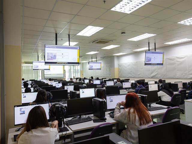 ศูนย์ภาษา คณะศิลปศาสตร์ มหาวิทยาลัยพะเยา จัดทดสอบภาษาอังกฤษด้วยระบบ AI เพื่อประเมินระดับความสามารถทางภาษาอังกฤษ ตามมาตรฐาน CEFR