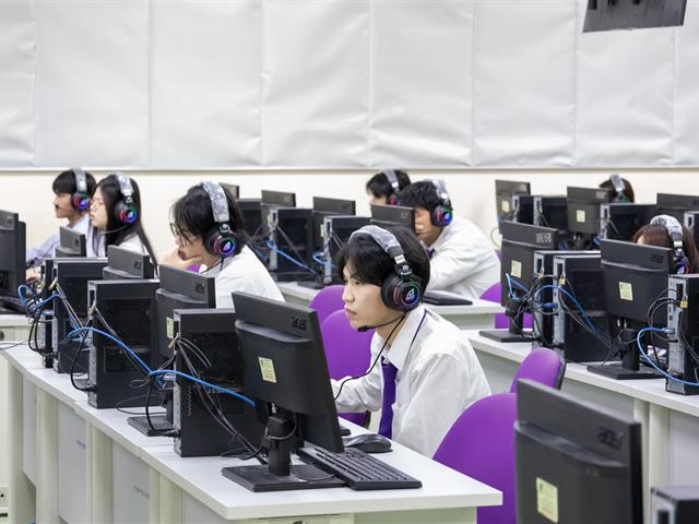 ศูนย์ภาษา คณะศิลปศาสตร์ มหาวิทยาลัยพะเยา จัดทดสอบภาษาอังกฤษด้วยระบบ AI เพื่อประเมินระดับความสามารถทางภาษาอังกฤษ ตามมาตรฐาน CEFR