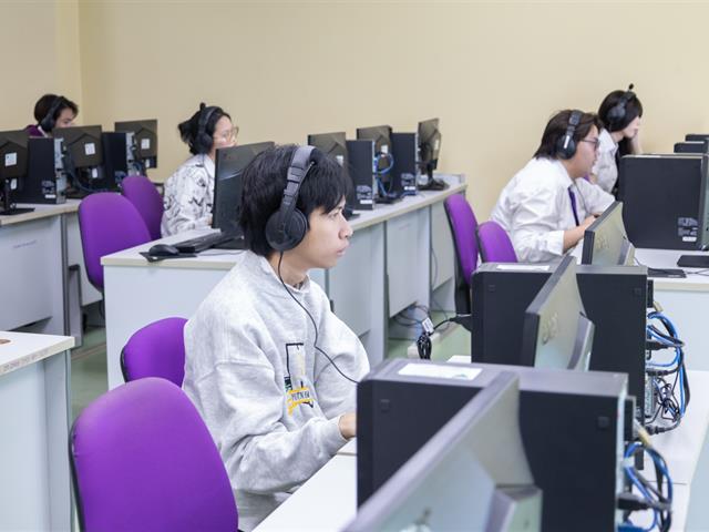 ศูนย์ภาษา คณะศิลปศาสตร์ มหาวิทยาลัยพะเยา จัดทดสอบภาษาอังกฤษด้วยระบบ AI เพื่อประเมินระดับความสามารถทางภาษาอังกฤษ ตามมาตรฐาน CEFR