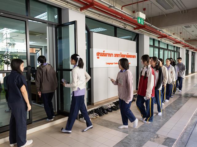 ศูนย์ภาษา คณะศิลปศาสตร์ มหาวิทยาลัยพะเยา จัดสอบวัดความรู้ภาษาอังกฤษ แก่นักเรียนโรงเรียนสาธิต มหาวิทยาลัยพะเยา ระดับมัธยมศึกษา ที่ 4-6