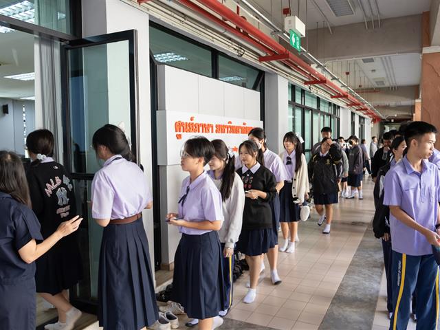 ศูนย์ภาษา คณะศิลปศาสตร์ มหาวิทยาลัยพะเยา จัดสอบวัดความรู้ภาษาอังกฤษ แก่นักเรียนโรงเรียนสาธิต มหาวิทยาลัยพะเยา ระดับมัธยมศึกษา ที่ 4-6