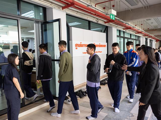 ศูนย์ภาษา คณะศิลปศาสตร์ มหาวิทยาลัยพะเยา จัดสอบวัดความรู้ภาษาอังกฤษ แก่นักเรียนโรงเรียนสาธิต มหาวิทยาลัยพะเยา ระดับมัธยมศึกษา ที่ 4-6