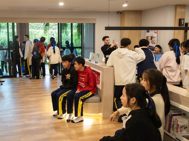 คณะศิลปศาสตร์ต้อนรับคณะอาจารย์และนักเรียน เพื่อศึกษาดูงานด้านหลักสูตรและการจัดการเรียนการสอนระดับปริญญาตรี