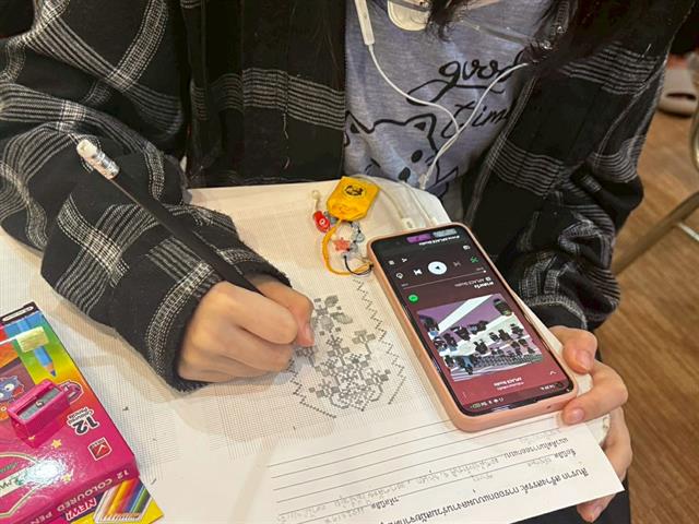 สืบราก สร้างสรรค์: การออกแบบผลงานร่วมสมัยจากต้นทุนทางวัฒนธรรม