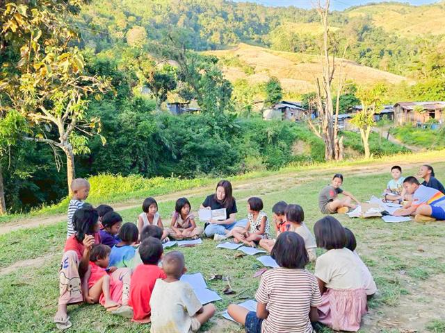 วิทยาลัยการศึกษา บริจาคเสื้อผ้า เครื่องกันหนาว ณ ศูนย์ส่งเสริมการเรียนรู้ระดับอำเภอร้องกวาง จังหวัดแพร่