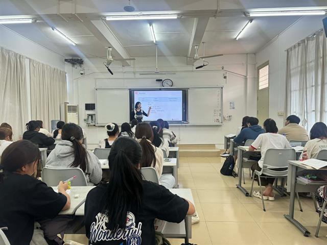 คณะศิลปศาสตร์นิเทศและติดตามการจัดการเรียนการสอนของนิสิต ที่เข้ารับการศึกษาภาษาจีนแบบเข้ม ณ มหาวิทยาลัยครุศาสตร์ไห่หนาน