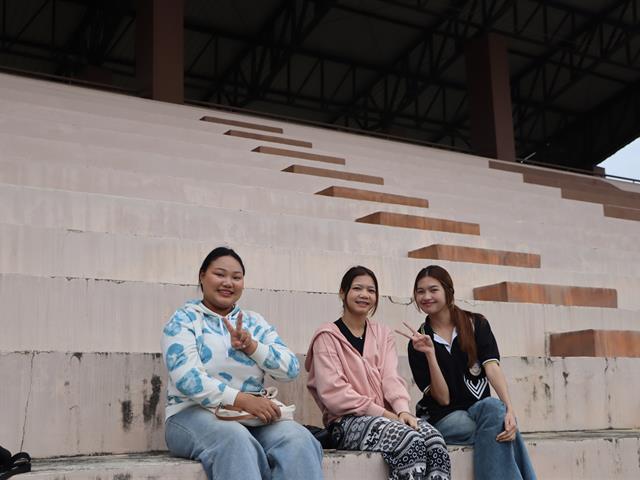 คณะรัฐศาสตร์และสังคมศาสตร์ 