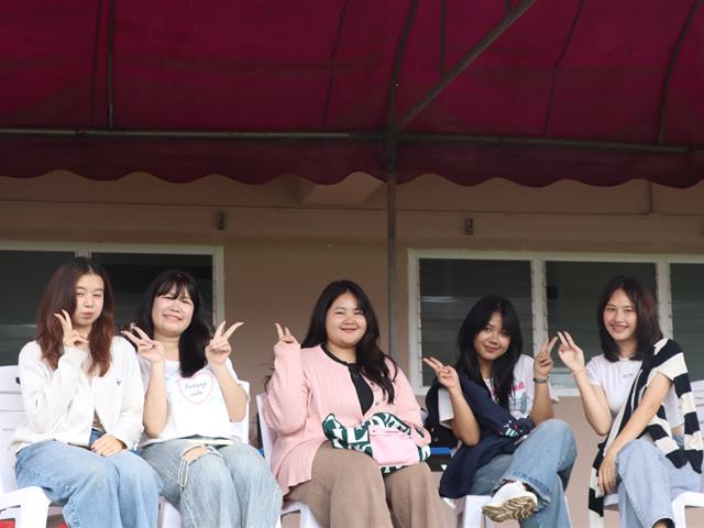 คณะรัฐศาสตร์และสังคมศาสตร์ 