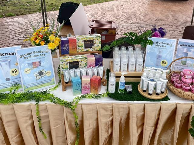 วิจัยและนวัตกรรมพัฒนาเศรษฐกิจสังคม และชุมชน เน้นการผลิตงานวิจัยที่มีคุณภาพและนวัตกรรมที่ตอบโจทย์การพัฒนาพื้นที่และสังคม สร้างมูลค่าเพิ่มทางเศรษฐกิจและยกระดับคุณภาพชีวิตของประชาชนในทุกระดับ