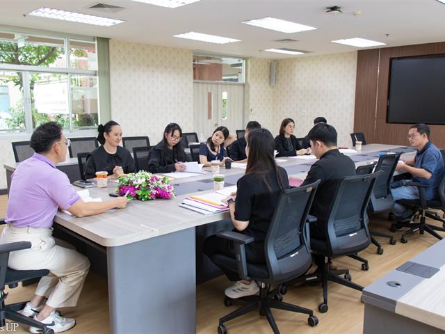 คณะศิลปศาสตร์ตรวจรับงานปรับปรุงห้องปฏิบัติการด้านภาษา (CE12303-CE12305) ศูนย์ภาษา คณะศิลปศาสตร์ มหาวิทยาลัยพะเยา