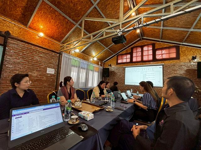 คณะรัฐศาสตร์และสังคมศาสตร์ 