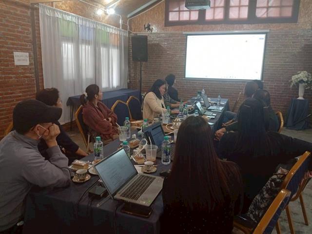 คณะรัฐศาสตร์และสังคมศาสตร์ 