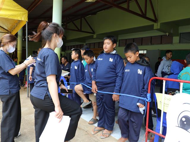 คณะทันตแพทยศาสตร์ มหาวิทยาลัยพะเยา ร่วม “หน่วยแพทย์เคลื่อนที่สิงห์อาสา” เสริมสุขภาพช่องปากนักเรียน ณ โรงเรียนผาขวางวิทยา จังหวัดเชียงราย