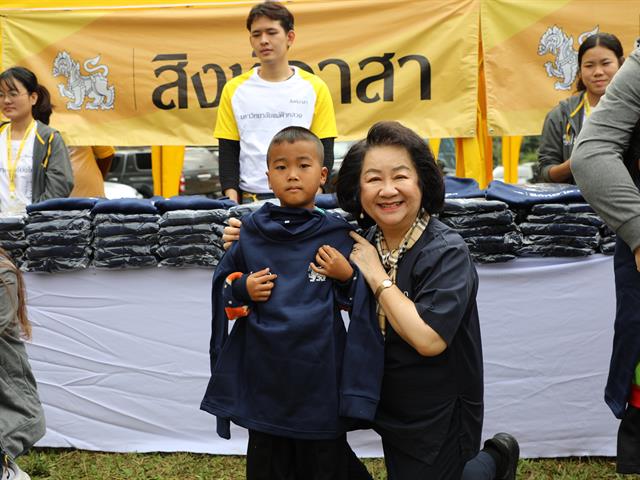 คณะทันตแพทยศาสตร์ มหาวิทยาลัยพะเยา ร่วม “หน่วยแพทย์เคลื่อนที่สิงห์อาสา” เสริมสุขภาพช่องปากนักเรียน ณ โรงเรียนผาขวางวิทยา จังหวัดเชียงราย