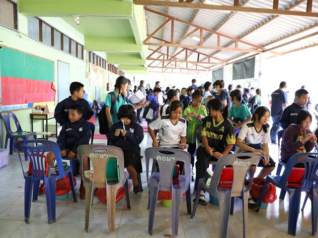 คณะทันตแพทยศาสตร์ มหาวิทยาลัยพะเยา ร่วม “หน่วยแพทย์เคลื่อนที่สิงห์อาสา” เสริมสุขภาพช่องปากนักเรียน ณ โรงเรียนผาขวางวิทยา จังหวัดเชียงราย