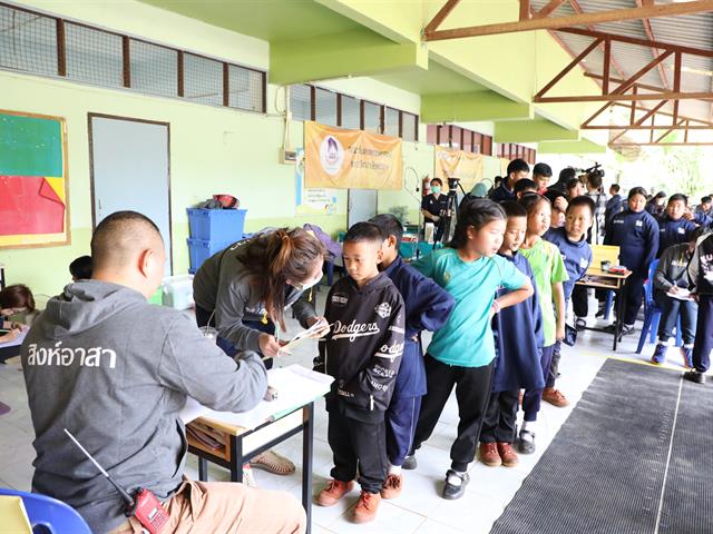 คณะทันตแพทยศาสตร์ มหาวิทยาลัยพะเยา ร่วม “หน่วยแพทย์เคลื่อนที่สิงห์อาสา” เสริมสุขภาพช่องปากนักเรียน ณ โรงเรียนผาขวางวิทยา จังหวัดเชียงราย