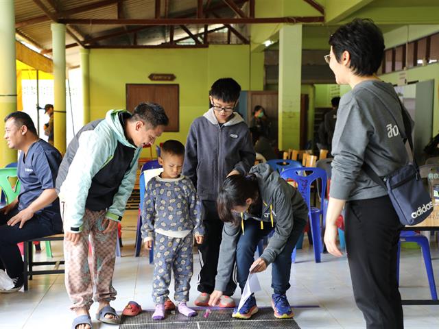 คณะทันตแพทยศาสตร์ มหาวิทยาลัยพะเยา ร่วม “หน่วยแพทย์เคลื่อนที่สิงห์อาสา” เสริมสุขภาพช่องปากนักเรียน ณ โรงเรียนผาขวางวิทยา จังหวัดเชียงราย