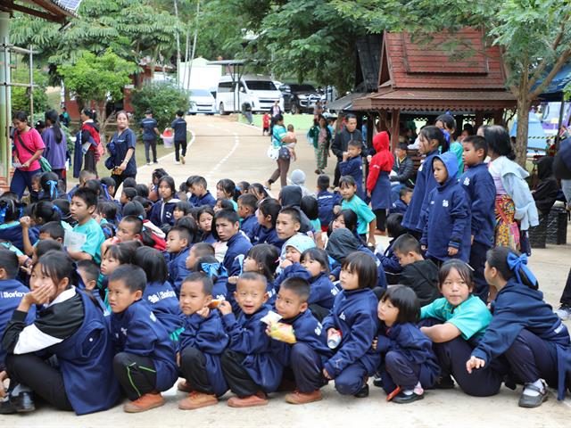 คณะทันตแพทยศาสตร์ มหาวิทยาลัยพะเยา ร่วม “หน่วยแพทย์เคลื่อนที่สิงห์อาสา” เสริมสุขภาพช่องปากนักเรียน ณ โรงเรียนผาขวางวิทยา จังหวัดเชียงราย