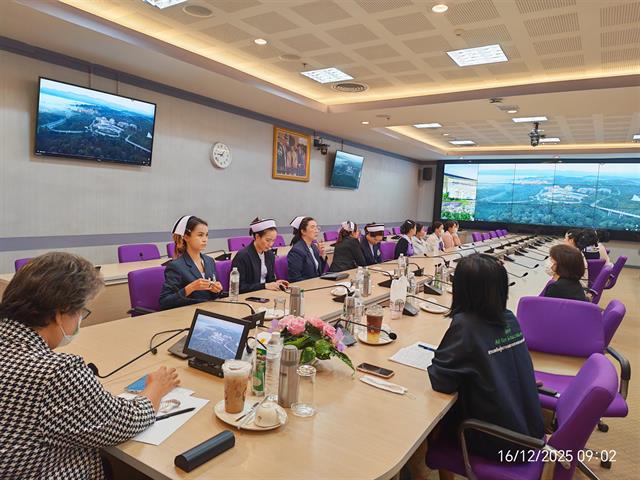 ผู้ทรงคุณวุฒิจากกองทุนเพื่อความเสมอภาคทางการศึกษา (กสศ.) ติดตามเยี่ยมหนุนเสริมโครงการทุนนวัตกรรมสายอาชีพชั้นสูง