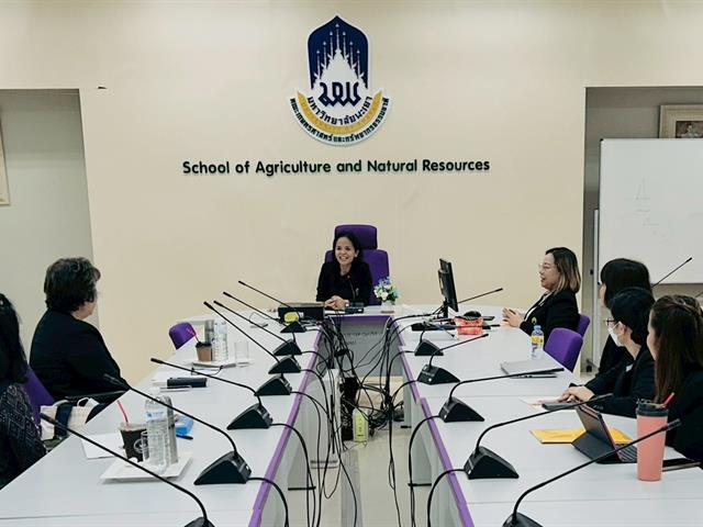 ผู้ทรงคุณวุฒิจากกองทุนเพื่อความเสมอภาคทางการศึกษา (กสศ.) ติดตามเยี่ยมหนุนเสริมโครงการทุนนวัตกรรมสายอาชีพชั้นสูง