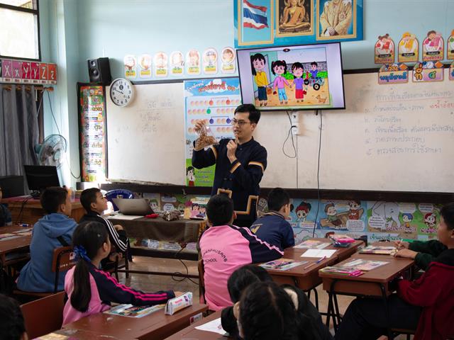 คณะศิลปศาสตร์ มหาวิทยาลัยพะเยา ลงพื้นที่ติดตามผลการดำเนินโครงการพัฒนาคุณภาพการศึกษา และการพัฒนาท้องถิ่น โดยมีสถาบันอุดมศึกษาเป็นพี่เลี้ยง ประจำปีงบประมาณ 2568